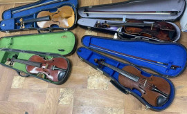 Вернувшийся из Англии молдаванин не задекларировал четыре скрипки