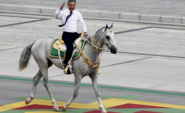 Președintele Turkmenistanului anunță că predă puterea