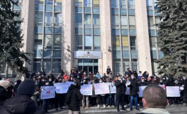 Protest la Guvern împotriva deciziei autorităților de a vinde Stadionul Republican Ambasadei SUA