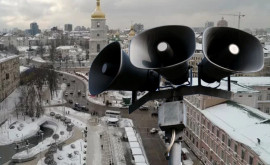 Во Львове и Киеве звучат сирены воздушной тревоги