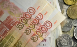 Băncile din Moldova nu mai efectuează operațiuni de schimb valutar cu rubla rusească