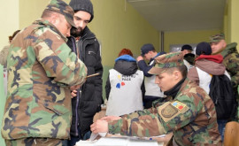 Национальная армия Молдовы продолжает помогать беженцам