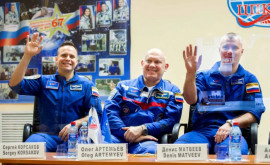 Trei cosmonauţi vor decola către Staţia Spaţială Internaţională