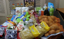 Oamenii nevoiași vor primi pachete cu produse alimentare de sărbători