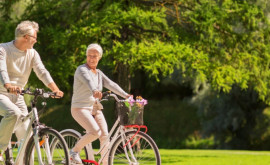 Poți fugi de îmbătrînire pe o bicicletă