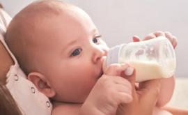 Criză majoră de lapte praf pentru bebeluşi în SUA