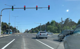 După ce au fost instalate 4 semafoare pe Calea Orheiului acum au apărut şi 4 benzi în apropiere de intersecţia cu strada Studenţilor
