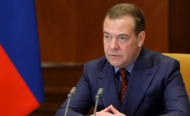 Медведев назвал дешевым прожектерством мирный план Италии по Украине