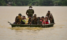 Milioane de oameni au avut de suferit în urma inundațiilor din India