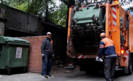Кишиневцы возмущены повышением тарифа на вывоз мусора