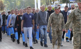 Ucrainenii cu vîrste între 18 şi 60 de ani nu mai au dreptul să părăsească localitatea de reşedinţă