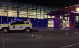 Jocul dea alerta cu bombă continuă Aeroportul Internațional Chișinău evacuat
