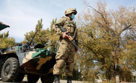 Kîrgîzstanul și Tadjikistanul au convenit să retragă echipamentele grele de la graniță