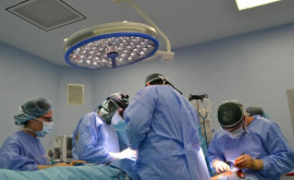 În premieră medicii rezidenţi din Moldova pot practica una dintre cele mai complicate operaţii pe cord