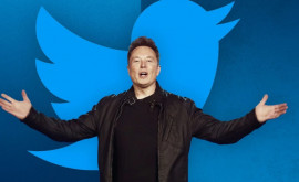 Miliardarul Elon Musk preia conducerea rețelei de socializare Twitter