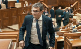 Grosu vrea să anuleze limba moldovenească Cu majoritatea constituțională sau fără ea 
