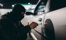 Un adolescent a furat o mașină cum îl va pedepsi poliția