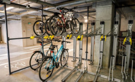 В Амстердаме открылась огромная парковка для велосипедов