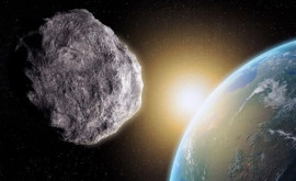 Un asteroid periculos zboară către Pămînt