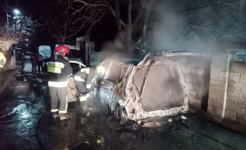 Incendiu puternic în orășelul Codru din mun Chișinău