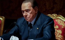 Berlusconi este internat la terapie intensivă 