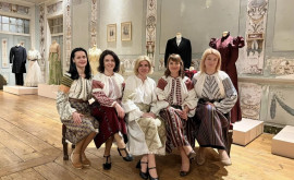 Традиционные молдавские рубашки выставлены в музее в Лиссабоне