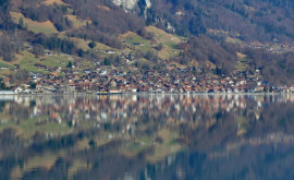 Un întreg sat din Elveția este evacuat din cauza unei alunecări de teren uriașe iminente 