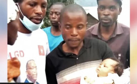 В Африке два младенца чудом выжили на озере Киву