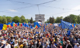 Presa română Ce nu sa văzut la TV la cel mai mare miting proUE din Moldova