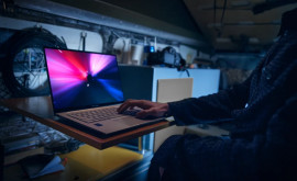 ASUS Zenbook S13 OLED UX5304 cel mai subțire laptop ultraportabil OLED din lume