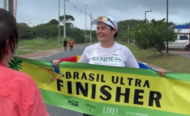 Moldoveanca Ana Cazacu a cîștigat una dintre cele mai grele curse de triatlon din lume