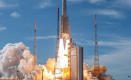 Ракета Ariane 5 поднялась в воздух для своего последнего полета после 27 лет службы