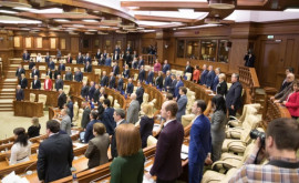 Minut de reculegere în Parlament in memoria victimelor tragicului incident de la Aeroport