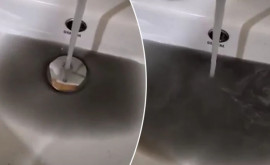 Imagini revoltătoare la Hîncești Din robinet curge apă neagră