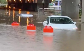 În Hong Kong a căzut cea mai abundentă ploaie din ultimii 140 de ani