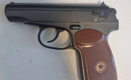 Еще один пневматический пистолет изъят на границе у подростка