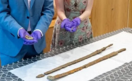 Британский археологлюбитель нашел два древнеримских меча