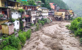 Inundații în Himalaya după revărsarea unui lac glaciar