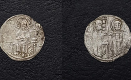 Найдена 700летняя серебряная монета с изображением Иисуса Христа