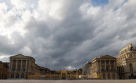 Очередное сообщение о бомбе в Версале Дворец эвакуируется уже в пятый раз