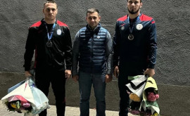Luptătorii Radu Lefter și Ion Demian au revenit în țară