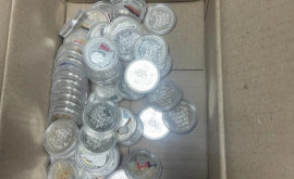 Un lot impunător și metale și pietre prețioase confiscat la vama Leușeni