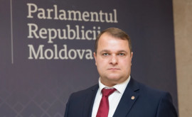 Deputatul transfug Alexandr Nesterovschi rămîne în izolator