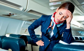 Stewardesele din SUA au purtat timp de cîțiva ani uniforme toxice dăunătoare sănătății