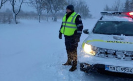 В Молдове выпал первый снег Полиция призывает водителей быть осторожными на дорогах 