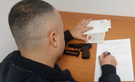 Cartușe un pistol și un act falsificat descoperite la Aeroportul Chișinău