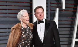 Mama lui Musk a spus că Biden îl împiedică pe fiul ei să facă lumea mai bună