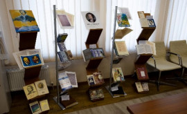 В парламентской библиотеке проходит выставка книг Эминеску