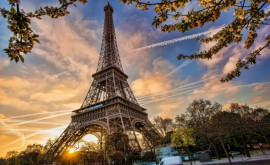 Эйфелева башня магнит для туристов Сколько человек посетило ее в 2023 году