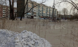 Город в Сибири засыпало черным снегом